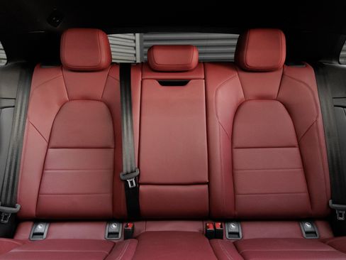 Used 2025 Porsche Macan 4S Electric image 33