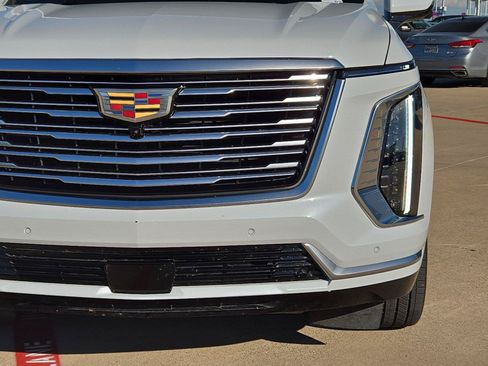Used 2026 Cadillac Escalade Platinum Luxury w/ LPO, Floor Liner Package AWD/4WD image 6