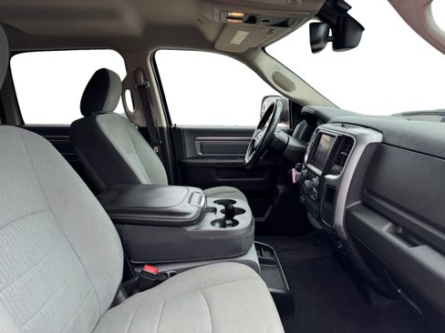 Used 2022 RAM 1500 Classic SLT w/ Electronics Group image 17