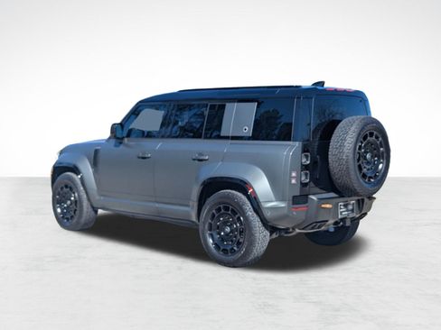 Certified 2025 Land Rover Defender 110 image 3