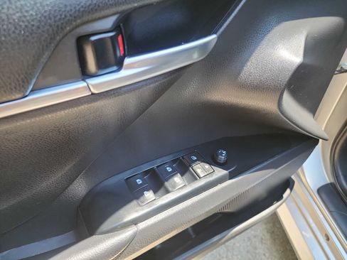 Used 2019 Toyota Camry LE FWD image 13