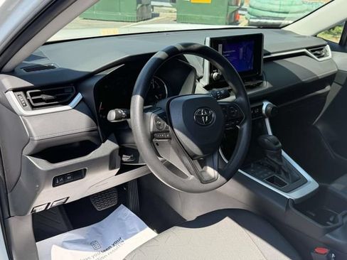 Used 2023 Toyota RAV4 XLE AWD/4WD image 10