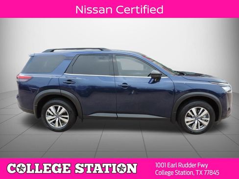 Certified 2026 Nissan Pathfinder SL FWD image 2