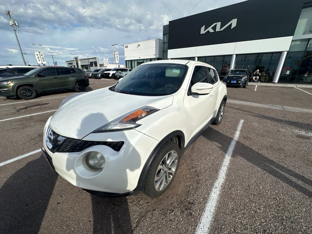 Used 2015 Nissan Juke S FWD image 3