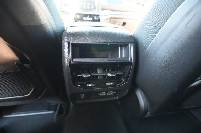 Used 2024 Jeep Grand Cherokee Altitude AWD/4WD image 26