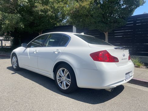Used 2015 INFINITI Q40 w/ Navigation Package RWD image 13
