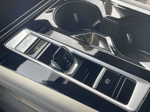 Certified 2025 Volkswagen Atlas SE w/ Panoramic Sunroof Package image 35