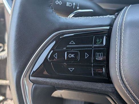 Certified 2022 Jeep Grand Cherokee Overland AWD/4WD image 20