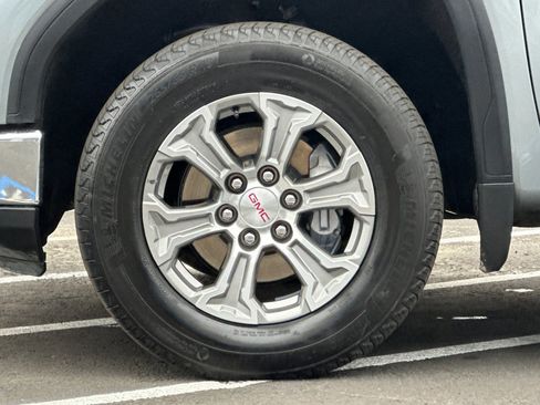 Certified 2025 GMC Sierra 1500 SLT image 25