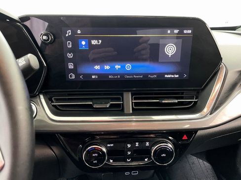 Certified 2024 Chevrolet Trax ACTIV w/ Sunroof Package image 30