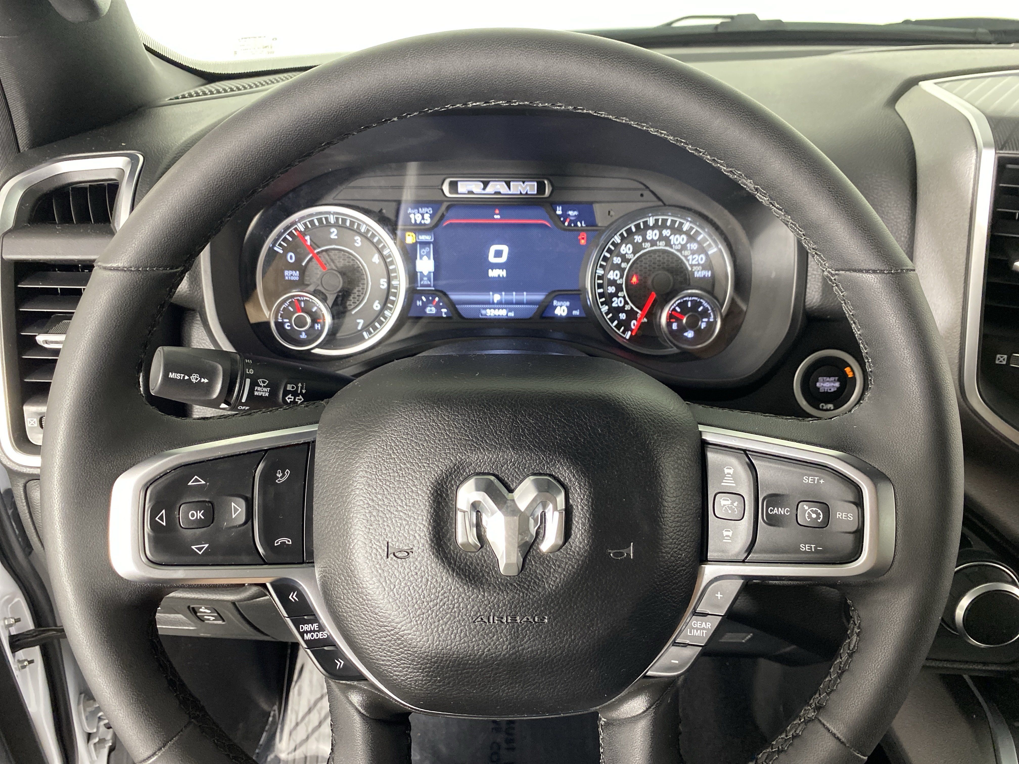 Used 2025 RAM 1500 Big Horn AWD/4WD image 21