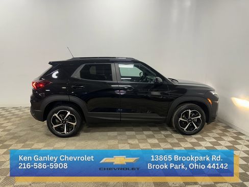 Certified 2023 Chevrolet TrailBlazer RS w/ Convenience Package image 4