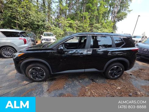 Used 2024 Nissan Rogue SV AWD/4WD image 2