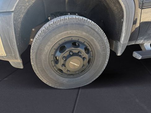 Used 2025 GMC Sierra 3500 Pro image 12