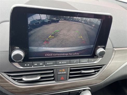 Used 2023 Nissan Altima 2.5 SV image 15