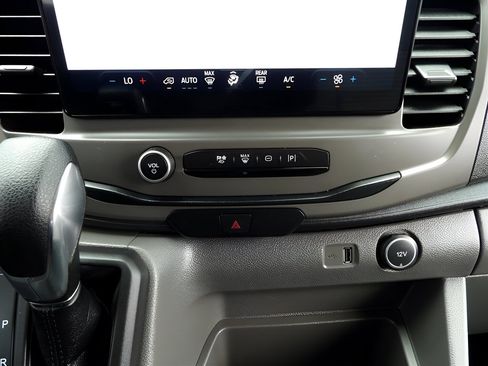 Used 2022 Ford Transit 350 XLT image 23