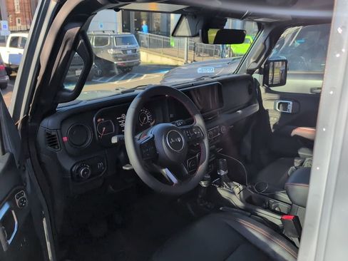 Certified 2024 Jeep Wrangler Unlimited Rubicon image 8