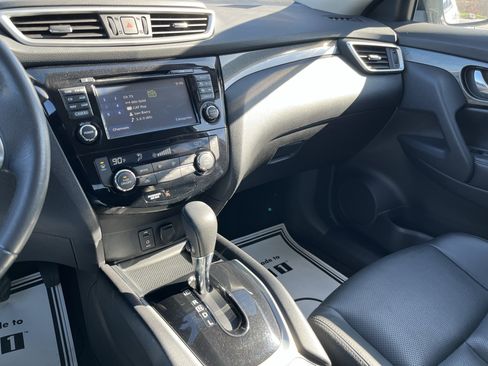 Used 2014 Nissan Rogue SL image 26