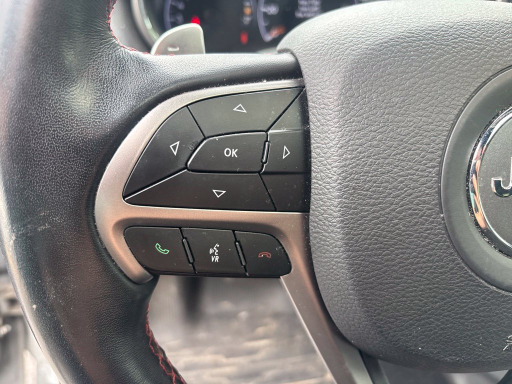 Used 2021 Jeep Grand Cherokee Trailhawk w/ Premium Lighting Group AWD/4WD image 15