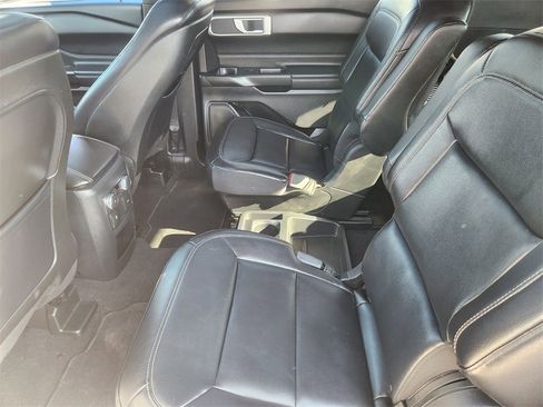 Used 2020 Ford Explorer XLT w/ Equipment Group 202A image 22