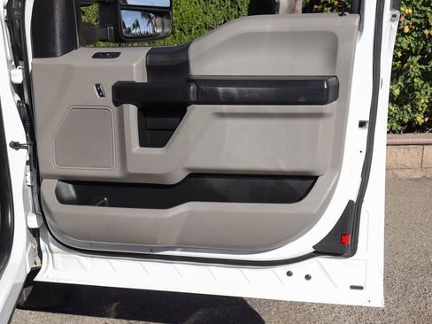 Used 2018 Ford F250 XL w/ Power Equipment Group image 42