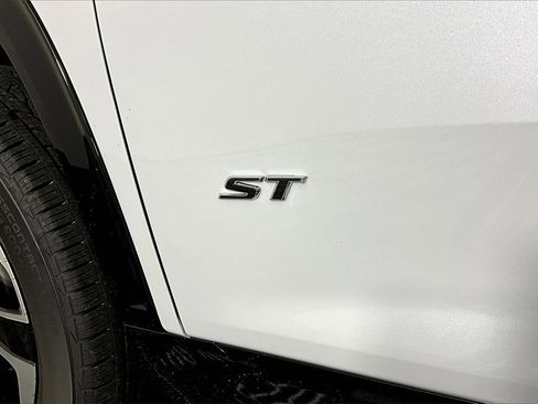 New 2026 Buick Enclave Sport Touring w/ Super Cruise Package image 9