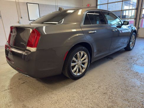 Used 2017 Chrysler 300 C AWD/4WD image 6