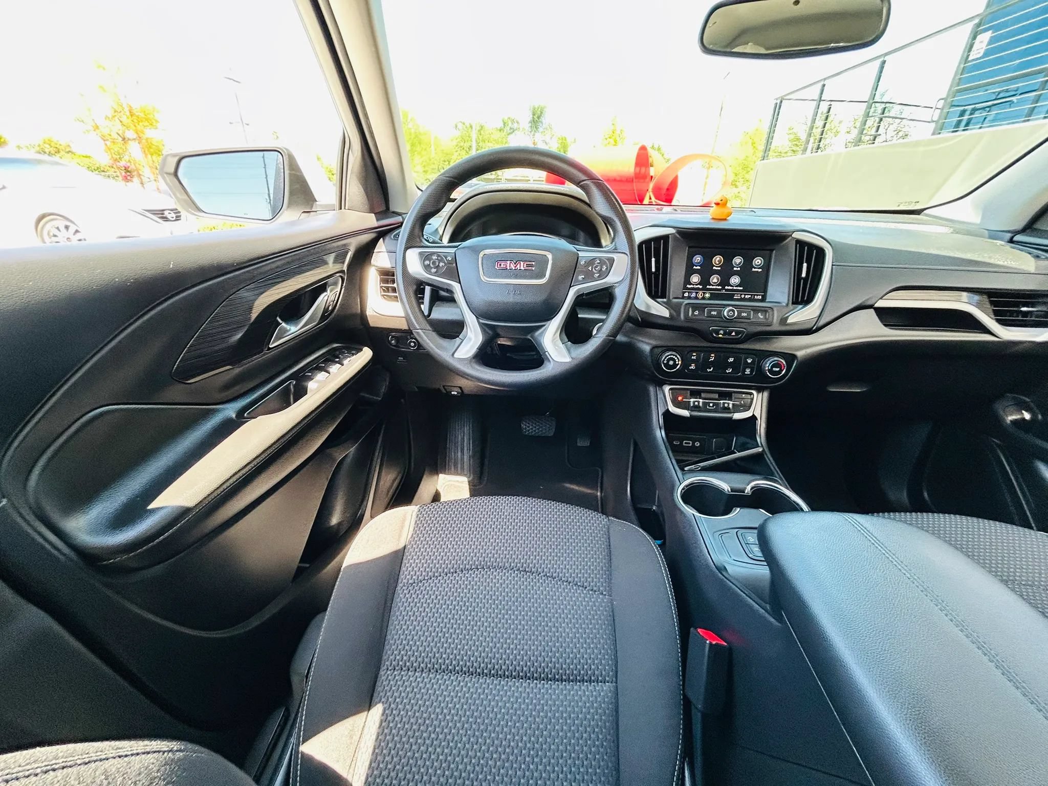 Used 2024 GMC Terrain SLE FWD image 21