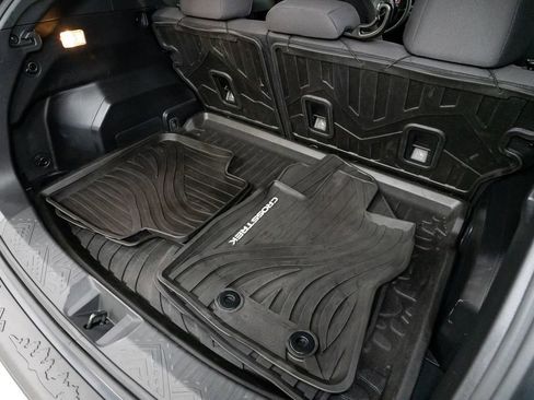 Used 2025 Subaru Crosstrek 2.0i Premium image 32