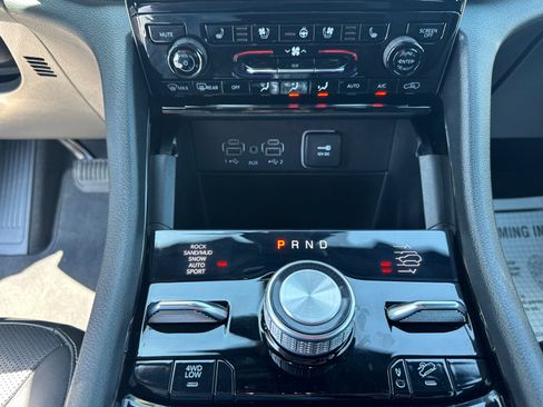 Used 2023 Jeep Grand Cherokee L Overland AWD/4WD image 15