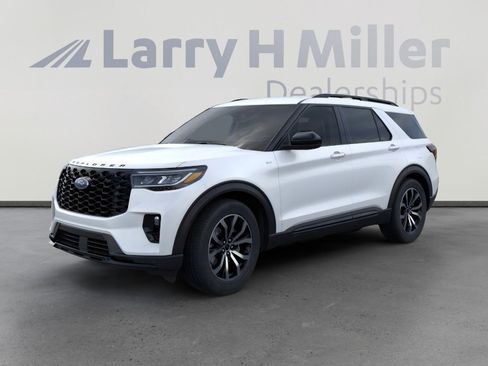 New 2025 Ford Explorer ST-Line image 1