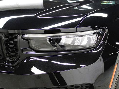 New 2025 Jeep Grand Cherokee Altitude image 35