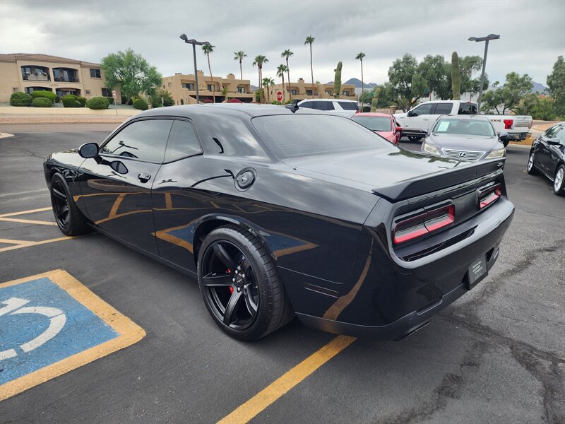 Used 2017 Dodge Challenger SRT Hellcat RWD image 5