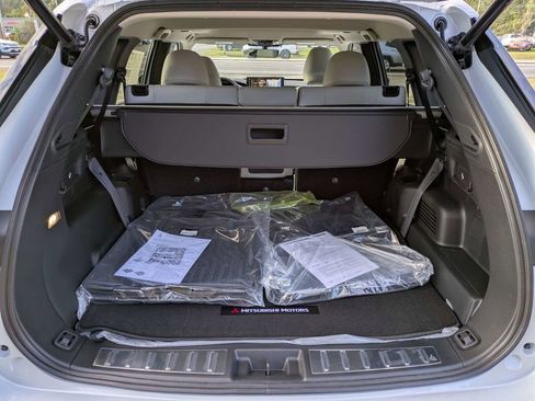 New 2026 Mitsubishi Outlander SE FWD image 12