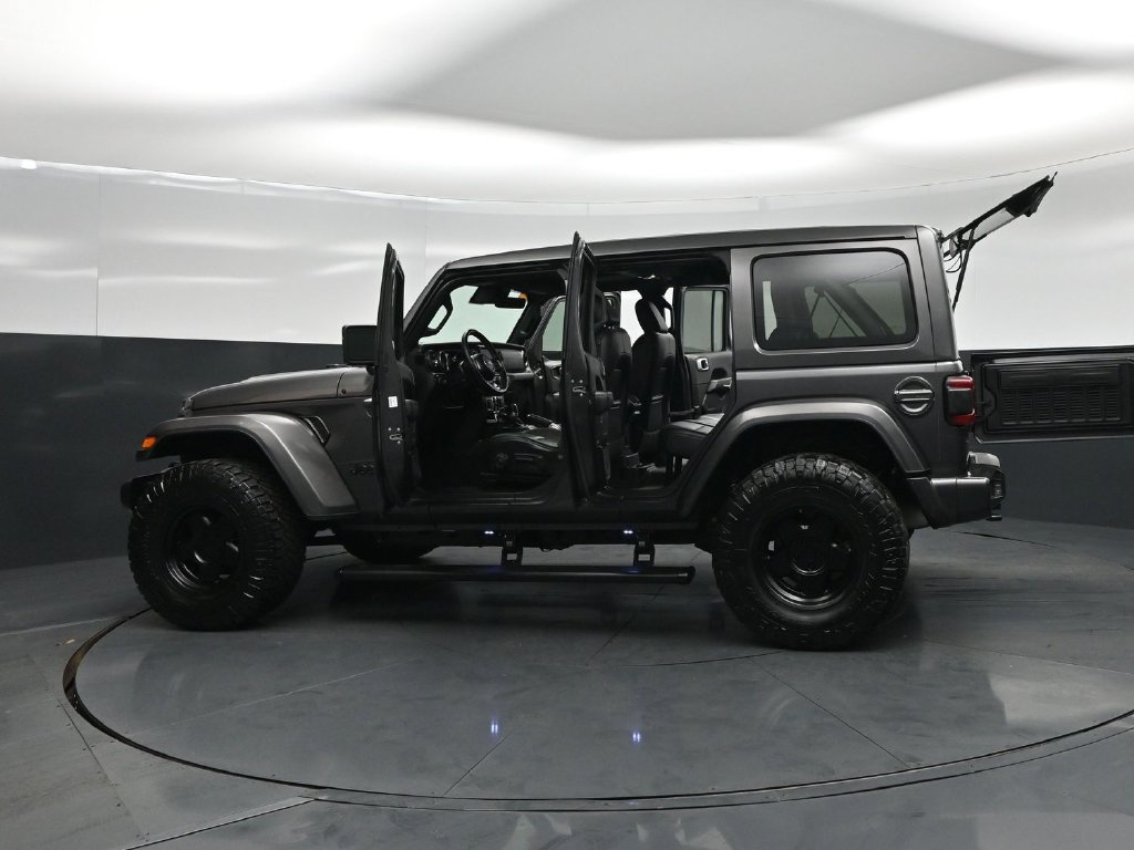 Used 2020 Jeep Wrangler Unlimited Sahara AWD/4WD image 28