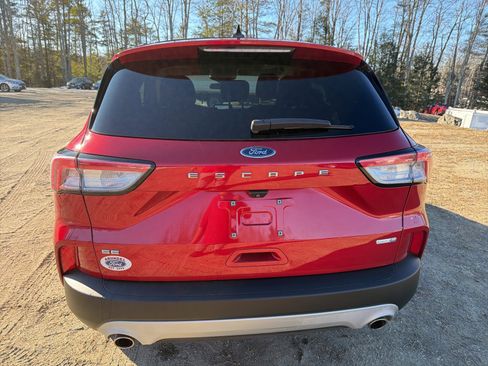 Used 2020 Ford Escape SE image 6