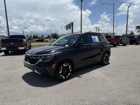 Used 2024 Kia Seltos SX w/ SX Sunroof Package AWD/4WD image 11