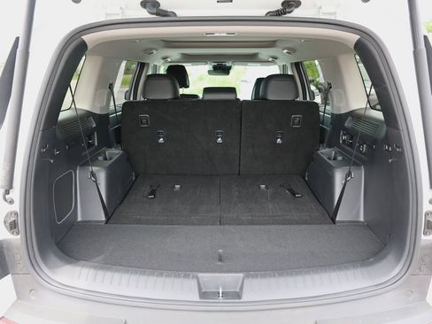 Used 2025 Hyundai Santa Fe Limited AWD/4WD image 12