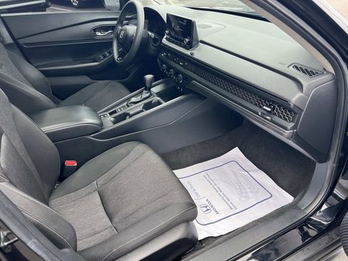 Certified 2023 Honda Accord EX image 28