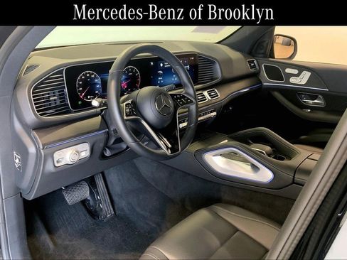 Used 2025 Mercedes-Benz GLE 350 4MATIC image 17