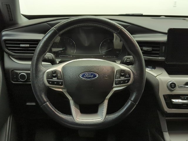 Used 2023 Ford Explorer XLT AWD/4WD image 21