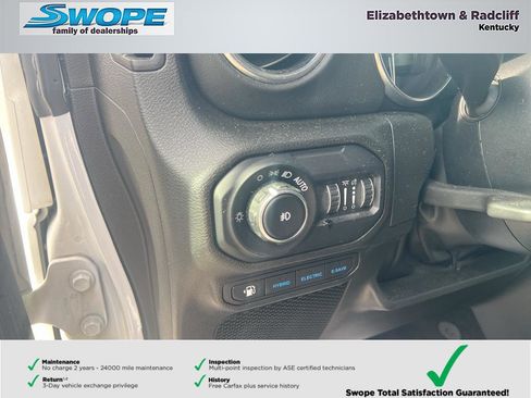 Used 2022 Jeep Wrangler Unlimited Sahara w/ Cold Weather Group AWD/4WD image 15