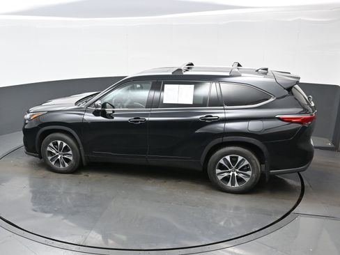 Used 2022 Toyota Highlander XLE image 37