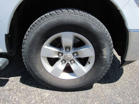 Used 2020 RAM 1500 Tradesman w/ Chrome Appearance Group AWD/4WD image 10