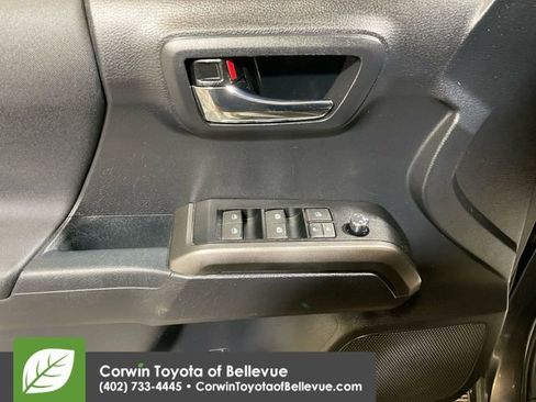 Used 2018 Toyota Tacoma TRD Sport image 26