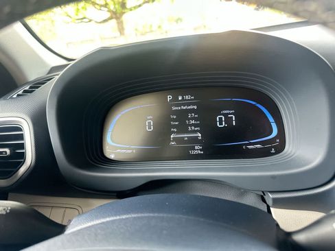 Used 2023 Hyundai Venue Limited w/ Cargo Package FWD image 16