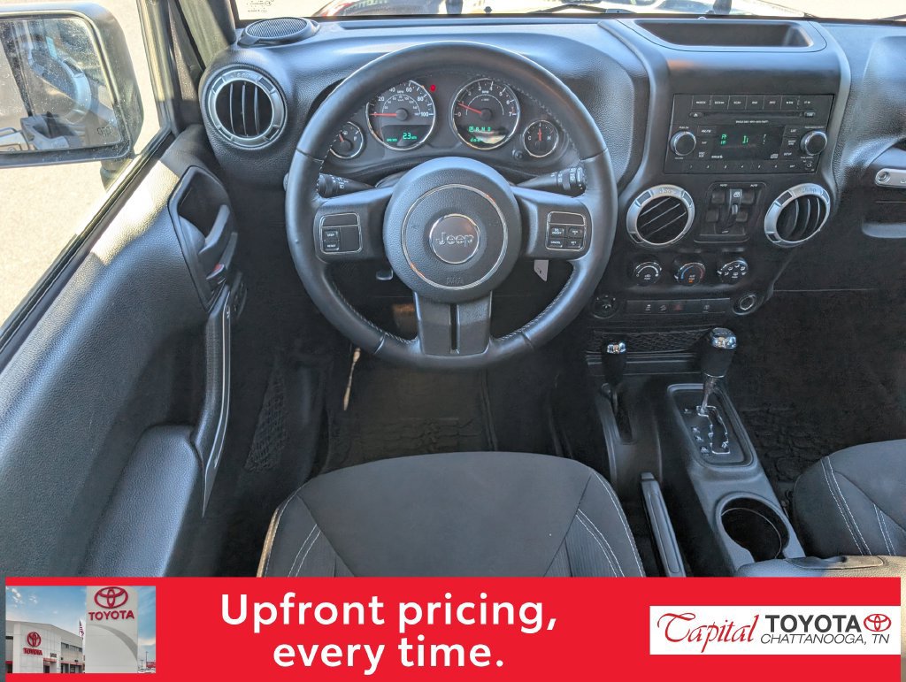 Used 2018 Jeep Wrangler Unlimited Sahara AWD/4WD image 12