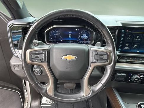 Used 2022 Chevrolet Silverado 1500 High Country w/ High Country Premium Package AWD/4WD image 12