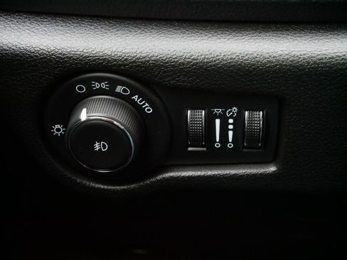 Used 2024 Chrysler Pacifica Limited w/ S Appearance Package image 25