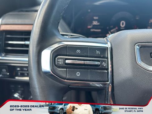 Used 2025 GMC Yukon XL Denali AWD/4WD image 27